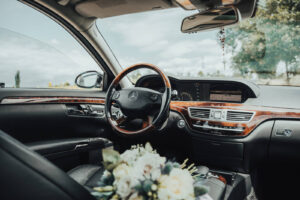 Mercedes_S550_L mercedes s550 l wnętrze – luksusowe wykończenia i komfort na najwyższym poziomie auta do ślubu